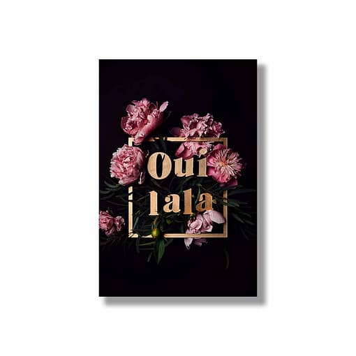 Oui lala goldener Schriftzug kombiniert mit pinken Blüten modernes Wandbild mit Blumen HEARTMADE Prints Postershop Fotografien von Anna Schneider